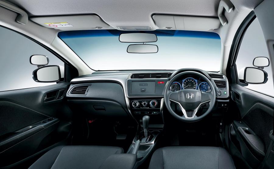 Торпедо Honda Grace Training Car 2015 года  (фото 3 из 4)